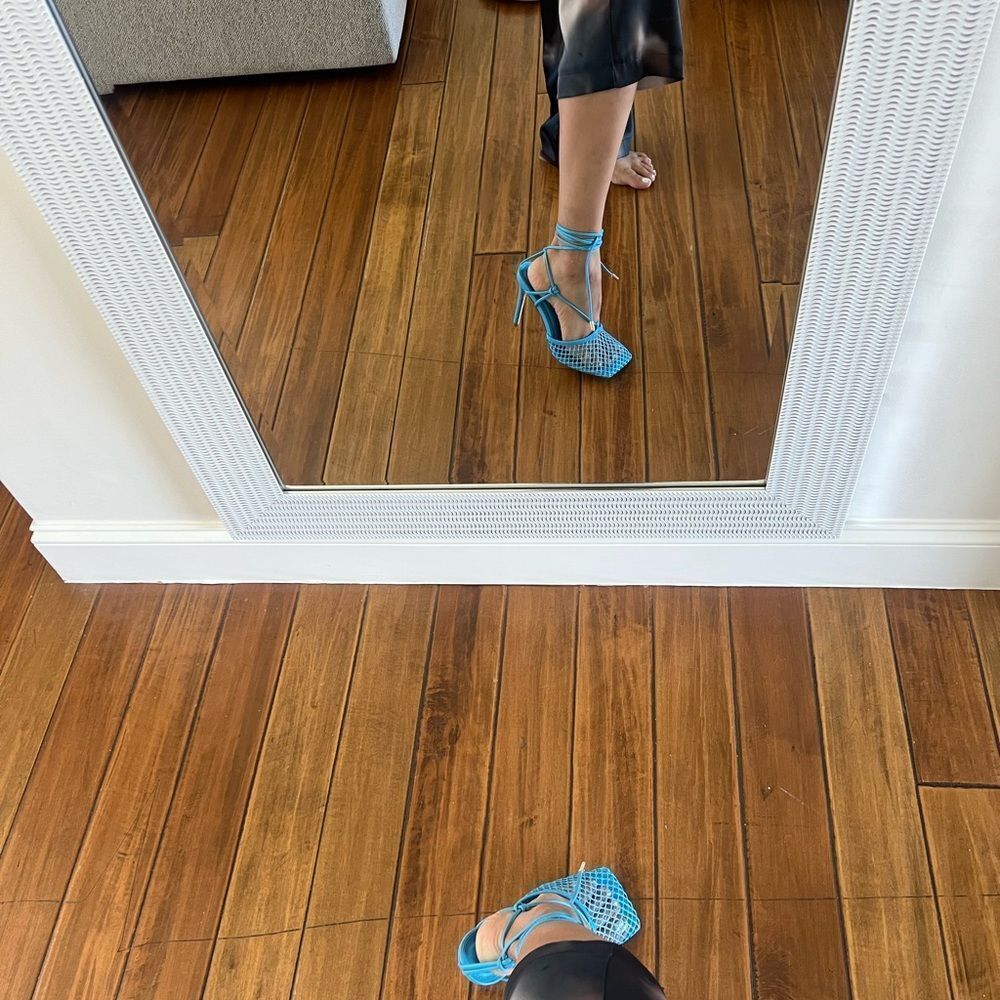 Fishnet Heel - Picture 5 of 9